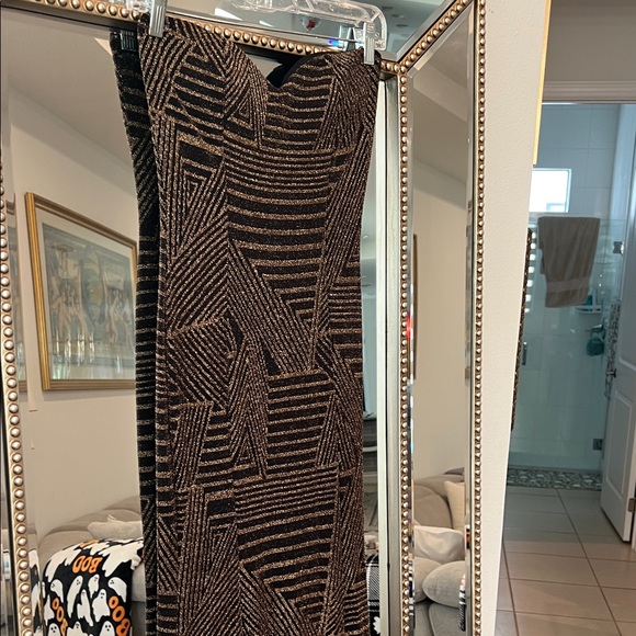 Elegant Strapless Black and Gold Evening Dress - Picture 5 of 9